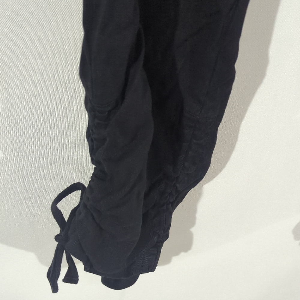 Torrid Charcoal Drawstring Capris - Picture 5 of 8